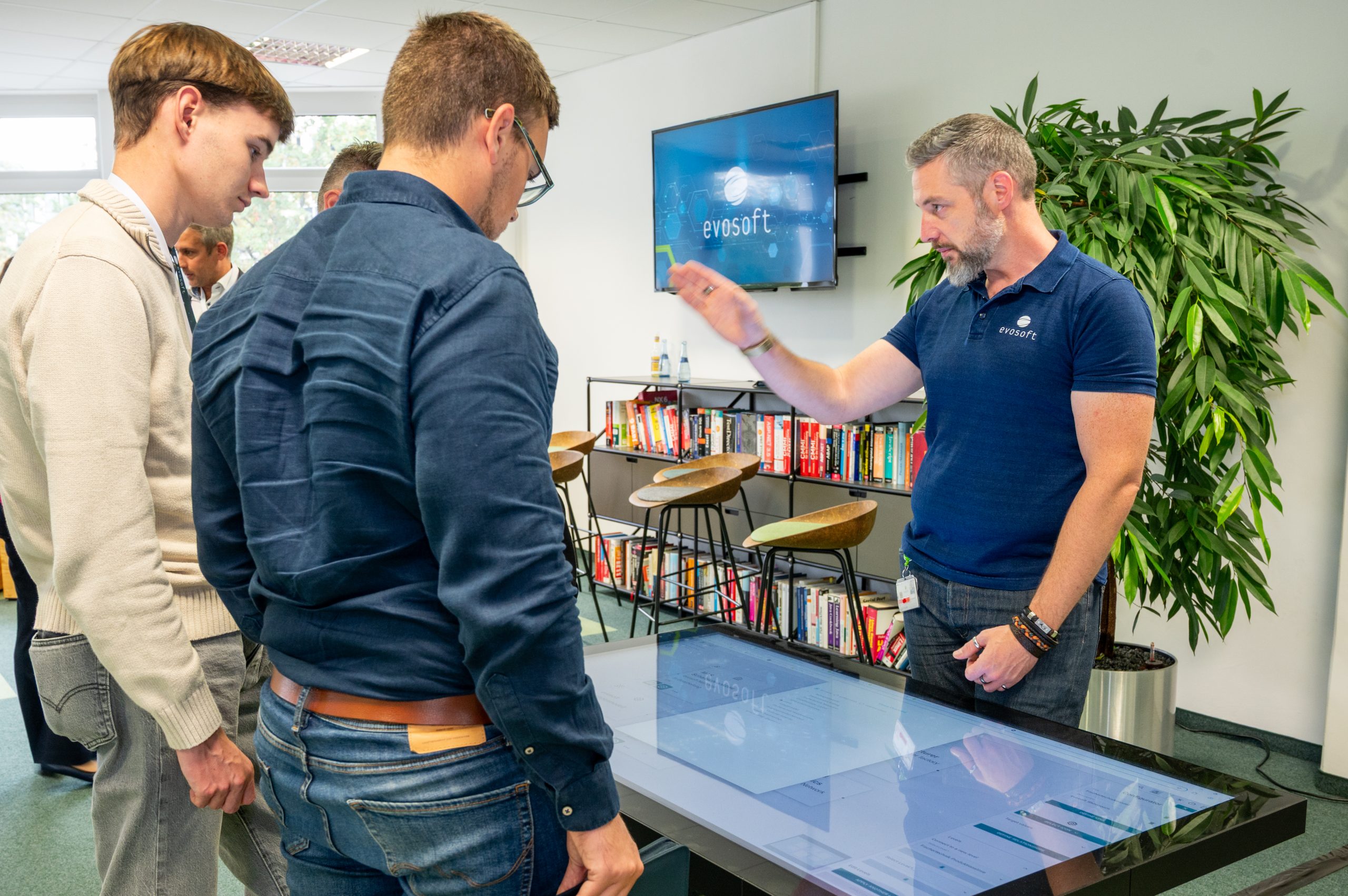 IMG_evosoft_Solution_Day_25