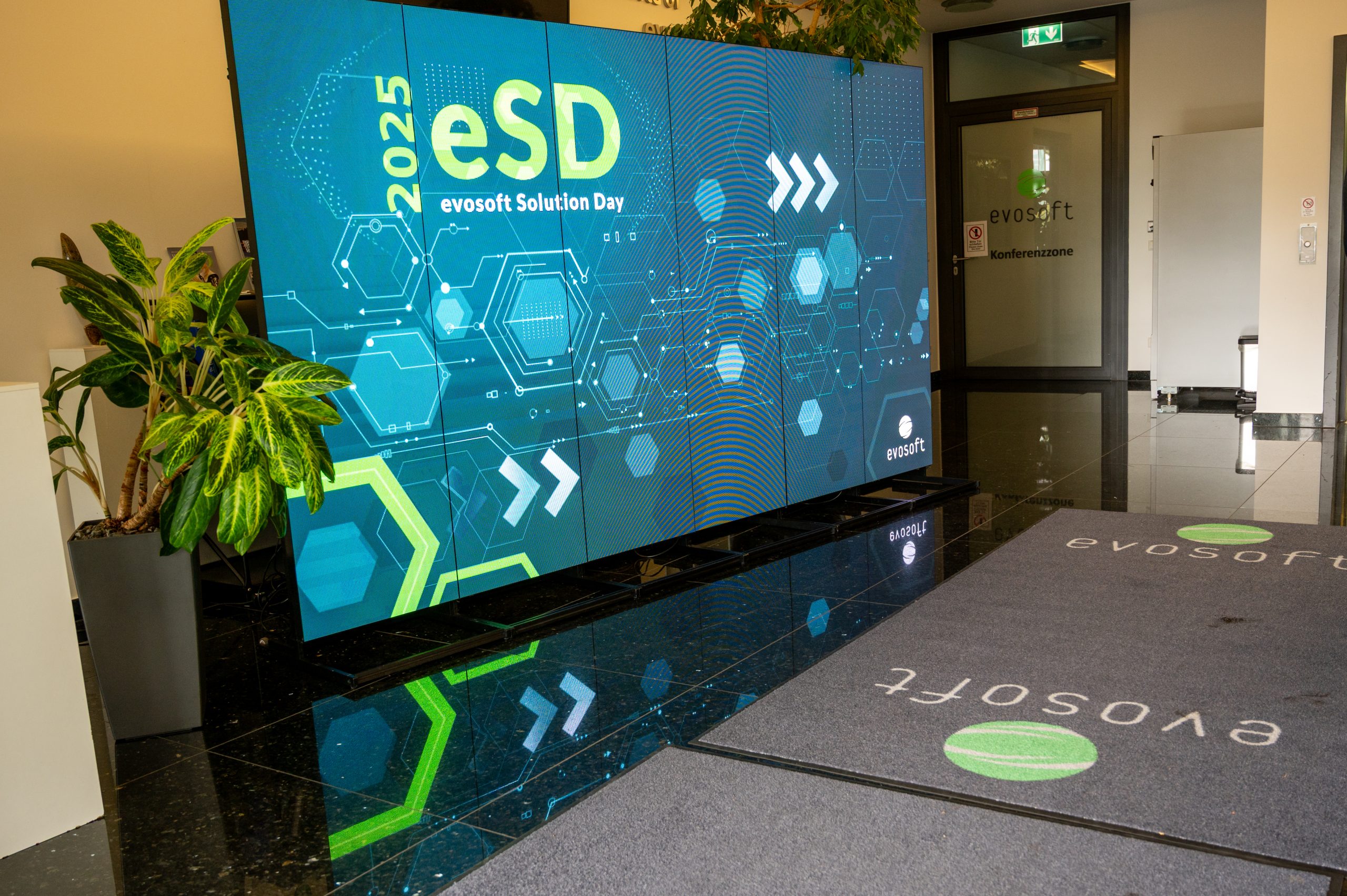 IMG_evosoft_Solution_Day_8